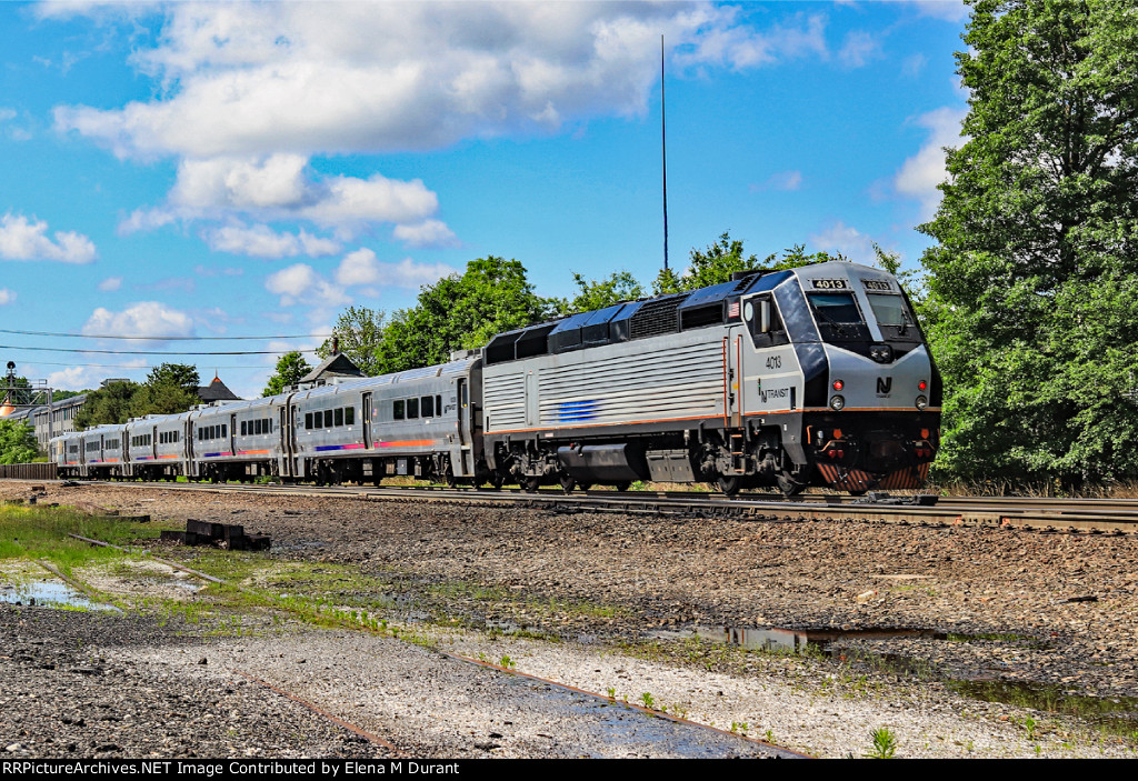 NJT 4013 on train 1110